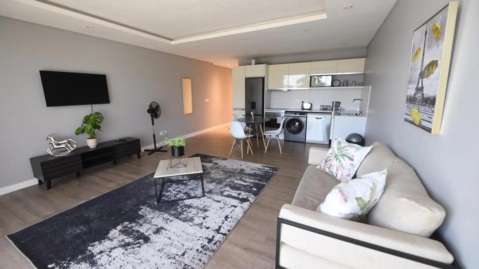 Modern One Bedroom In The Warwick Cape Town Daire