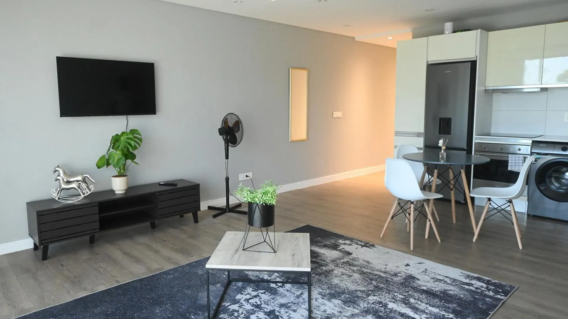 Modern One Bedroom In The Warwick Cape Town Güney Afrika